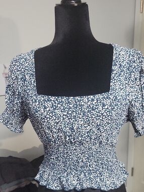 Cotton:On Large Floral Short Sleeve Cropped Smocked Top